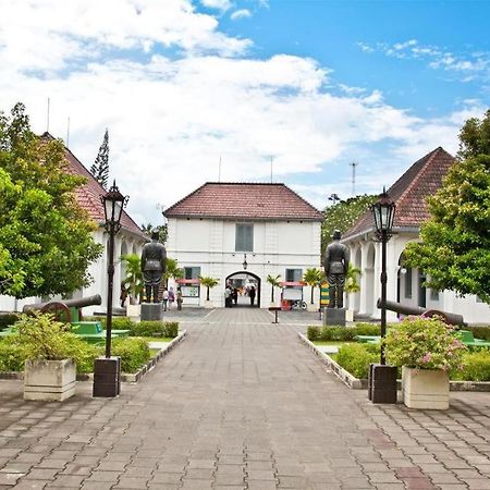 Happy Family Hotel Джок'якарта Екстер'єр фото